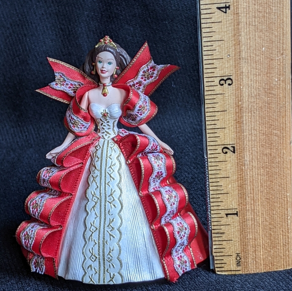 Hallmark Holiday Barbie 1997 Ornament - Picture 8 of 13